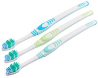 3 Oral-B CLASSIC CARE Zahnbürsten