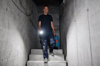 BOSCH Professional GLI 18V-800 LED Akku-Baustrahler blau