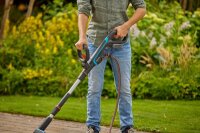 GARDENA AquaBrush Universal 04/18V P4A Ready-To-Use Set Akku-Terrassenreiniger-Set 18,0 V, mit 1 Akku