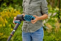 GARDENA AquaBrush Patio 03/18V P4A Ready-To-Use Set Akku-Terrassenreiniger 18,0 V, mit 1 Akku