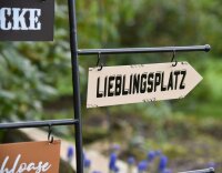 Garden Pleasure Gartendeko PARADIES Metall bunt Wegweiser: rechteckig 23,5×6,0×0,1 cm (LxBxH) 54,0 x 2,0 x 125,0 cm, 1 St.