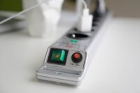 brennenstuhl Super-Solid 8-fach Steckdosenleiste mit Überspannungsschutz 2,5 m silber