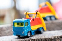 siku LKW mit Absetzmulden und Anhänger 1695 Spielzeugauto