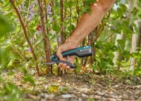 GARDENA AssistCut Gartenschere 3,6 V, mit 1 Akku