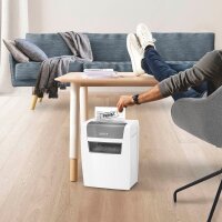 LEITZ IQ Home Aktenvernichter mit Partikelschnitt P-4, 4 x 28 mm, bis 6 Blatt, weiß