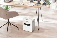 LEITZ IQ 3M Protect Premium Aktenvernichter mit Partikelschnitt P-5, 2 x 15 mm, bis 3 Blatt, weiß