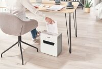 LEITZ IQ 3M Protect Premium Aktenvernichter mit Partikelschnitt P-5, 2 x 15 mm, bis 3 Blatt, weiß