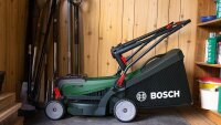BOSCH Home & Garden UniversalRotak 2x18V-37-550 Akku-Rasenmäher 18,0 V für bis zu 550 m², mit 2 Akkus