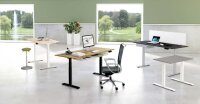 Kerkmann Move 1 stable elektrisch höhenverstellbarer Schreibtisch weiß rechteckig, T-Fuß-Gestell silber 180,0 x 80,0 cm