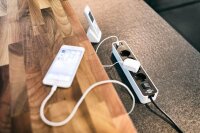 brennenstuhl Ecolor USB-A 4-fach Steckdosenleiste mit Schalter 1,5 m weiß mit USB-Buchse